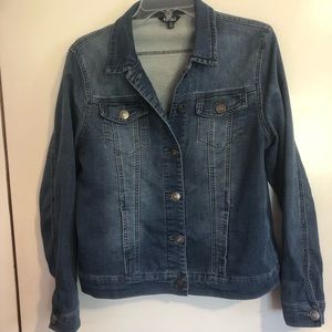 Jean jacket with stretch